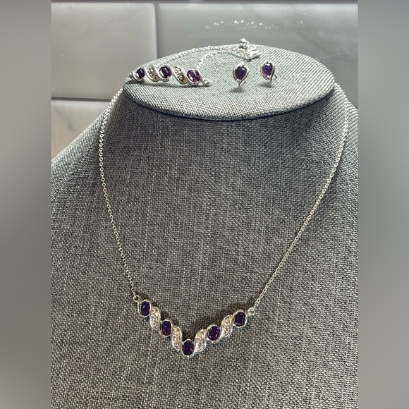 Vintage NRT Avon Purple Amethyst Necklace Bracelet and Earring Set - Picture 4 of 10
